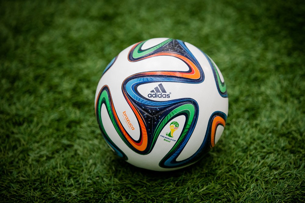 巴荣耀!adidas+公布2014+年巴西世界杯官方比