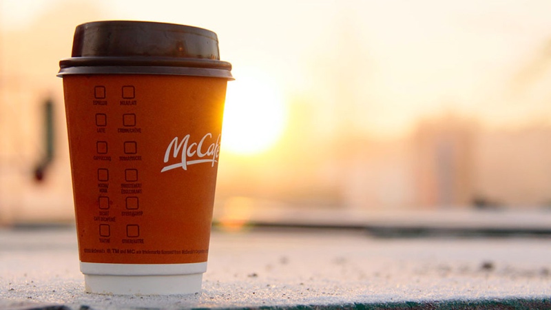 麦当劳试起了自助咖啡机,这会比便利店咖啡更