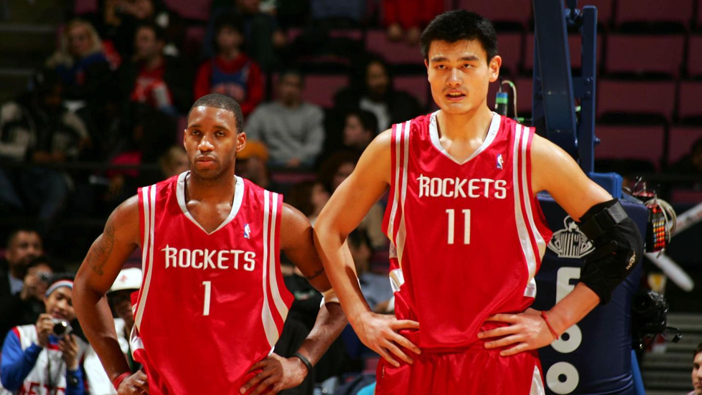 NBA历史上首位球衣退役中国球员姚明NBA职业生涯回顾 _体育_中国小康网