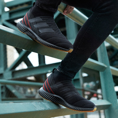 今日消费资讯：为庆祝开业 MarthaLouisa 和 Prada 将推出独占鞋履、adidas 推出全新 NEMEZIZ 中帮街头款球鞋