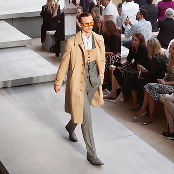 Riccardo Tisci 在 Burberry 的首秀看似平淡，但改革的力度不小