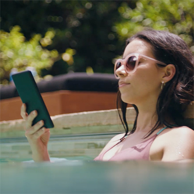 亚马逊发布新一代 Kindle Paperwhite，现在可以防水了