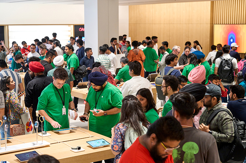 库克继续到场，印度第二家 Apple Store 在德里开幕 | 新科技吧