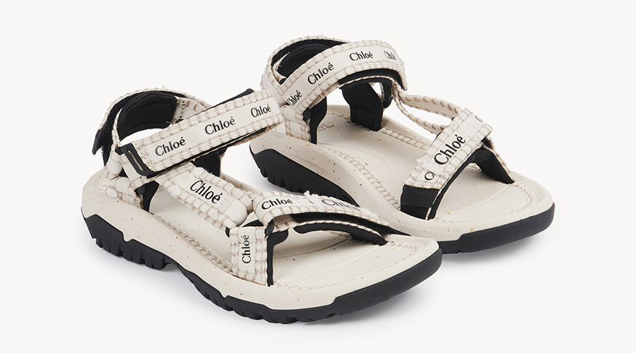 今日消费资讯：《惊天营救 2》正式预告发布、​Chloé 和 Teva 带来凉鞋合作系列 | 新科技吧