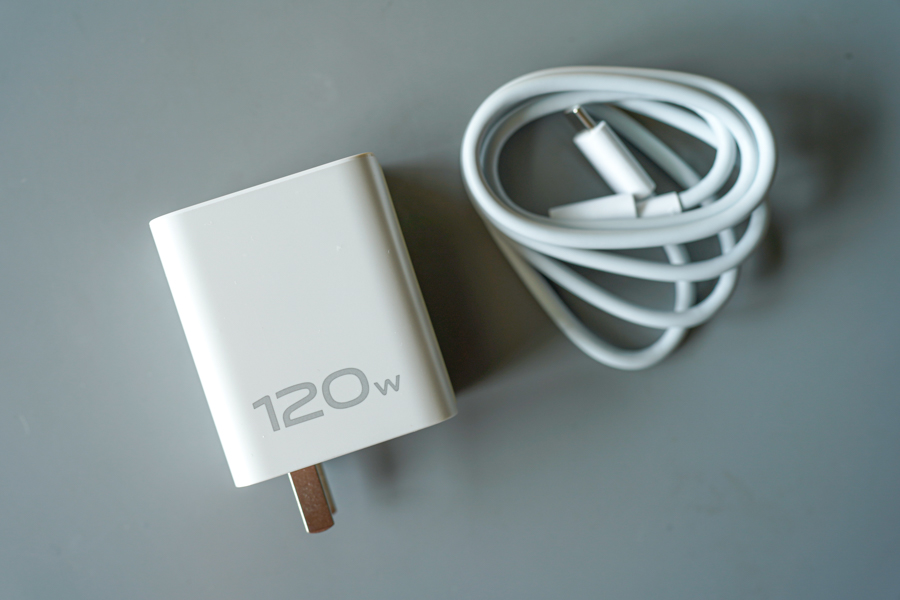 iQOO Z7 简单开箱：兼顾性能、续航和价位的“性能续航小超人”