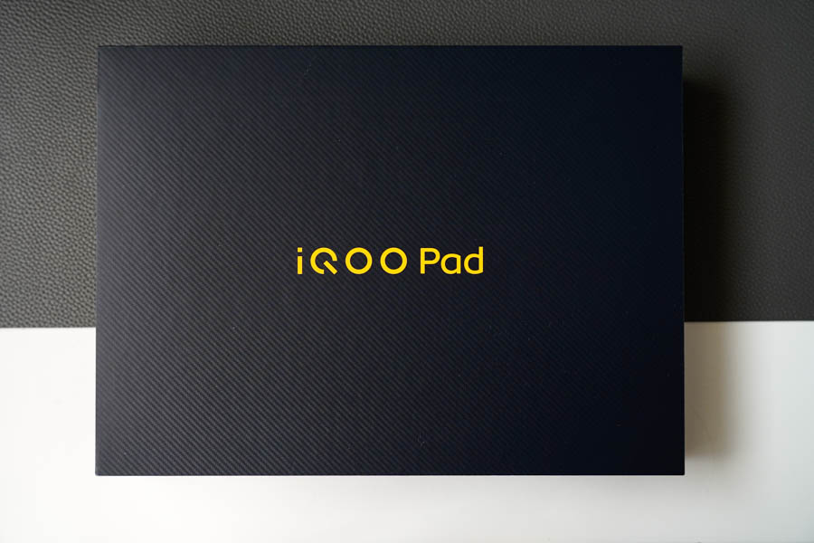 iQOO Pad 简单开箱：后发亮相，iQOO 的首款平板电脑有怎样的表现？