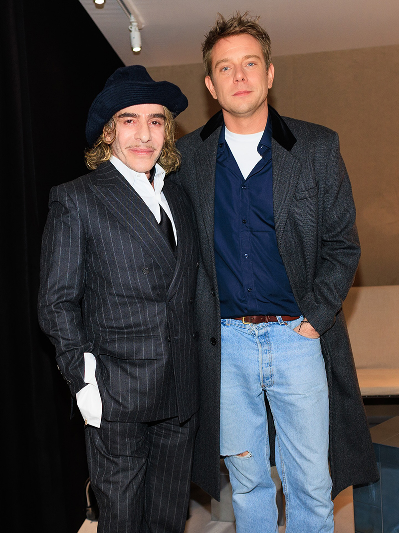 两人在秀场后台的合影 ©VOGUE RUNWAY