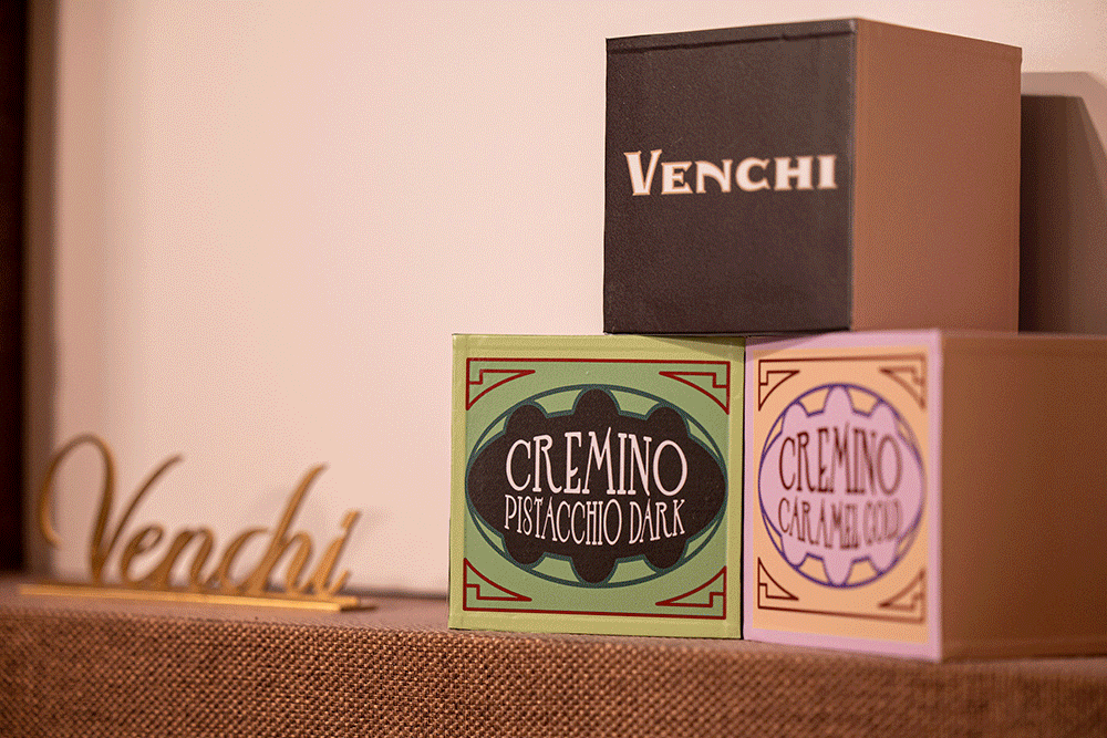 店内充满了各种 Venchi Cremino 的元素