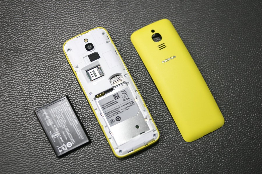 香蕉机的味道,4G 版 Nokia 8110 简单开箱体