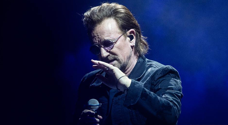 每日一图:Bono 突然失声,导致 U2 柏林演唱会中